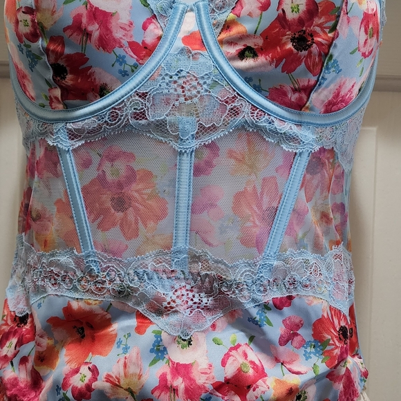 Brand New Women Victoria Corset Size S/P. - Picture 5 of 11